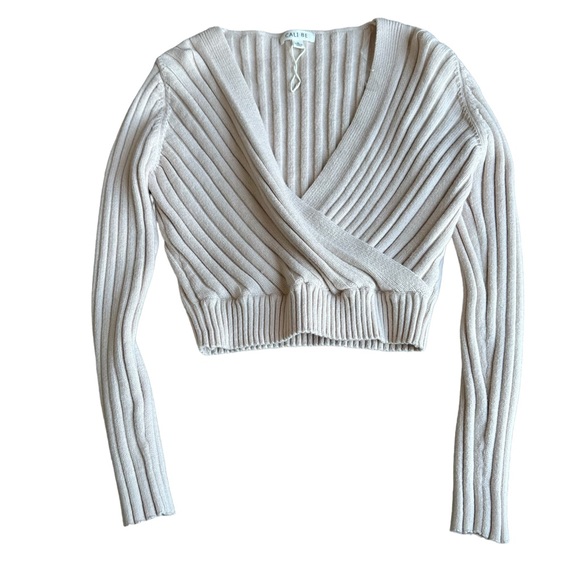 cali be Sweaters - CALI BE cropped v neck sweater M NEW